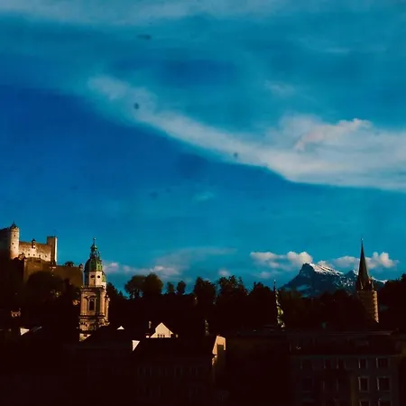Mozarts Piano-apartment With Cinematiccityview Daire