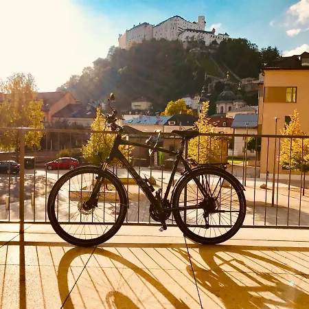 Mozarts Piano-apartment With Cinematiccityview Salzburg